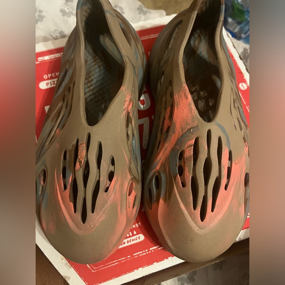 Authentic gently use Yeezy foam runners